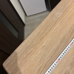 急ぎ！　テーブル　 同じ柄とカラーのセットのイス2つ付きの画像