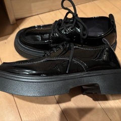 エナメル 厚底シューズの画像