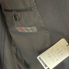 未着用新品 紺色　メンズスーツの画像