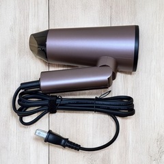 【新品】ドライヤー 折りたたみ式 大風量 速乾 1200W 恒温 3段階調整 マイナスイオン 軽量 静音 旅行用 家庭用 男女兼用の画像