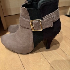 𝐕𝐢𝐯𝐢𝐚𝐧 バックル付きブーティSの画像