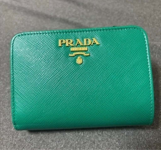 PRADA  財布
