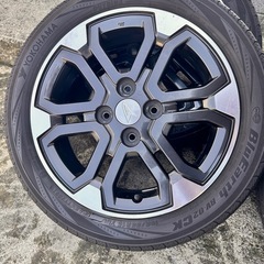タイヤとホイールの画像