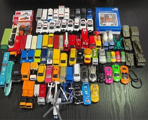 トミカ　ミニカー　おもちゃ