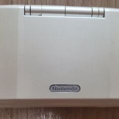 【値段相談🆗】動作確認済み 初代NINTENDO DS ホワイト本体&ドラゴンクエストIX 星空の守り人 DS版の画像