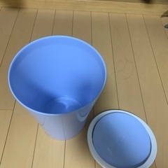 ゴミ箱の画像