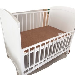 ホワイト ベビーベッドの画像