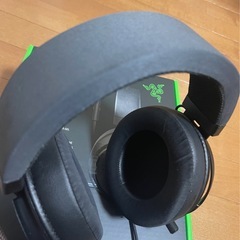 【お値下げ中❗️】RAZER KRAKEN Multi-Platform Wired Gaming Headset （レイザー クラーケン 有線ゲーミングヘッドセット）の画像