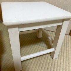 ニトリ  子供用イスの画像