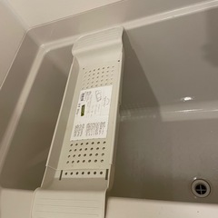 バステーブル（スリーコインズ製）の画像