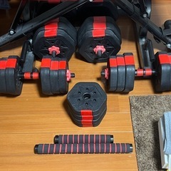 可変ダンベル、トレーニングベンチセットの画像