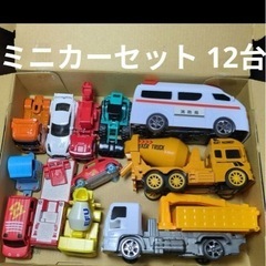 ミニカーセット73台の画像