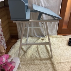 IKEA デスク　設計や絵を描くのにも使えますの画像
