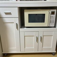 収納ケース（コンセント付き）の画像