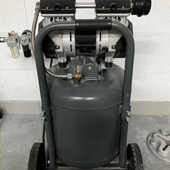 本日限定‼️ アストロ　サイレント　 コンプレッサー 38L 静音 100V DIY 塗装の画像