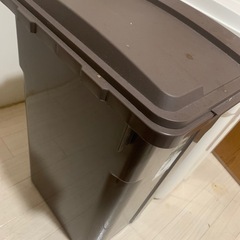 受け渡し者決定【無料】ゴミ箱 45L 2個セット（ブラウン＆ホワイト）の画像