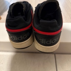 adidasスニーカー27.5の画像