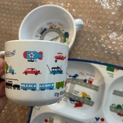 子供食器　水筒カバーセット　はたらく車の画像