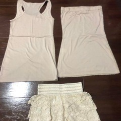 レディース服　ホワイトの画像