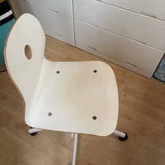 学習椅子　白　昇降式の画像