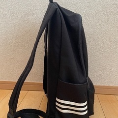 【8月末まで】adidasリュック ブラックの画像
