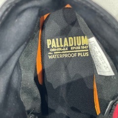 PALLADIUM 防水ハイカットシューズ 黒/赤　26.0の画像