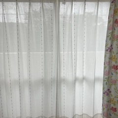 ニトリ既製カーテン100×178（レースセット）の画像