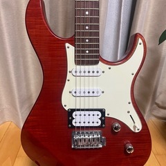 YAMAHA 
PACIFICA PAC212VFMの画像