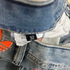 DIESEL×adidasコラボジーンズの画像