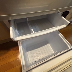 【SHARP2018年製】冷蔵庫137リットル🔴値引き交渉応じます🔴の画像