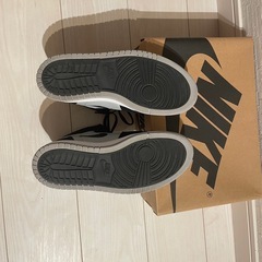 Nike Air Jordan 1 グレー/ブラックの画像