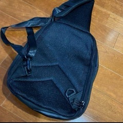 supply ボディバッグの画像