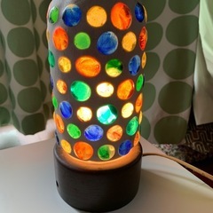 古いランプ  陶器とガラス玉と台座木製の画像