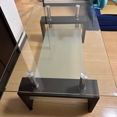 ガラステーブルの画像
