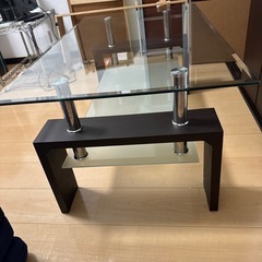 ガラステーブルの画像