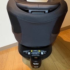 アップリカ　チャイルドシート　クルリラの画像