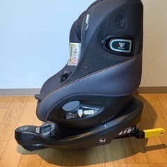 アップリカ　チャイルドシート　クルリラの画像