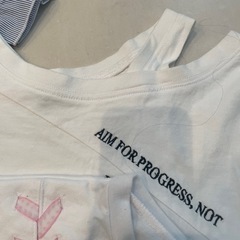 女の子のデザインTシャツの画像