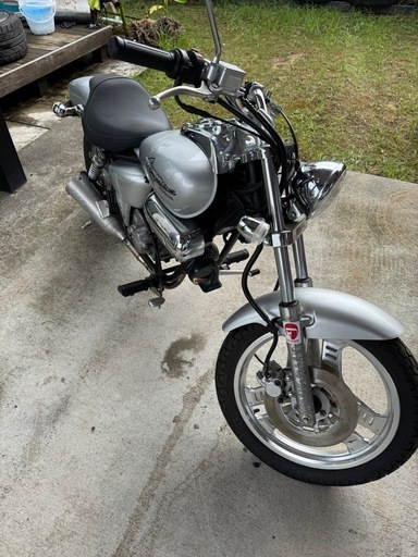 ホンダ　マグナ50