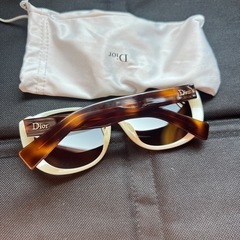 Dior キャットアイサングラス レッド/アイボリーの画像