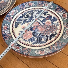 孔雀模様の陶器皿5枚セットの画像