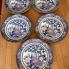 孔雀模様の陶器皿5枚セットの画像