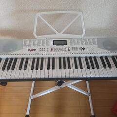 電子ピアノ、キーボードの画像