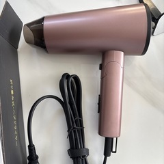 新品未使用✨️ドライヤー 折りたたみ式 大風量 速乾 1200W 恒温 3段階調整 マイナスイオン 軽量 静音 旅行用 家庭用 男女兼用 サロン級 高速の画像