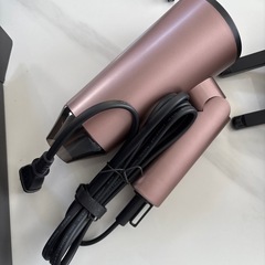 新品未使用✨️ドライヤー 折りたたみ式 大風量 速乾 1200W 恒温 3段階調整 マイナスイオン 軽量 静音 旅行用 家庭用 男女兼用 サロン級 高速の画像
