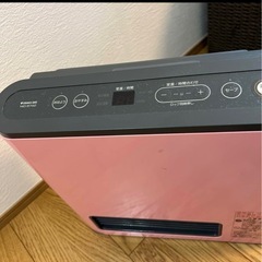 ピンクのガスファンヒーターの画像