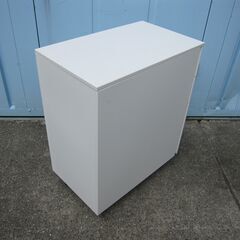 3段ワゴン　ホワイト　スリムタイプ　鍵あり　300ｘ500ｘ600の画像