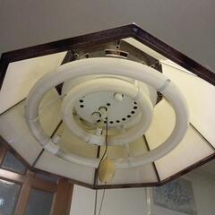 タキズミのブロンズ色8面体のオシャレな電気傘の画像
