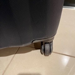 スーツケース　割れあり
の画像