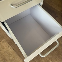 引き出し ホイール付き　の画像